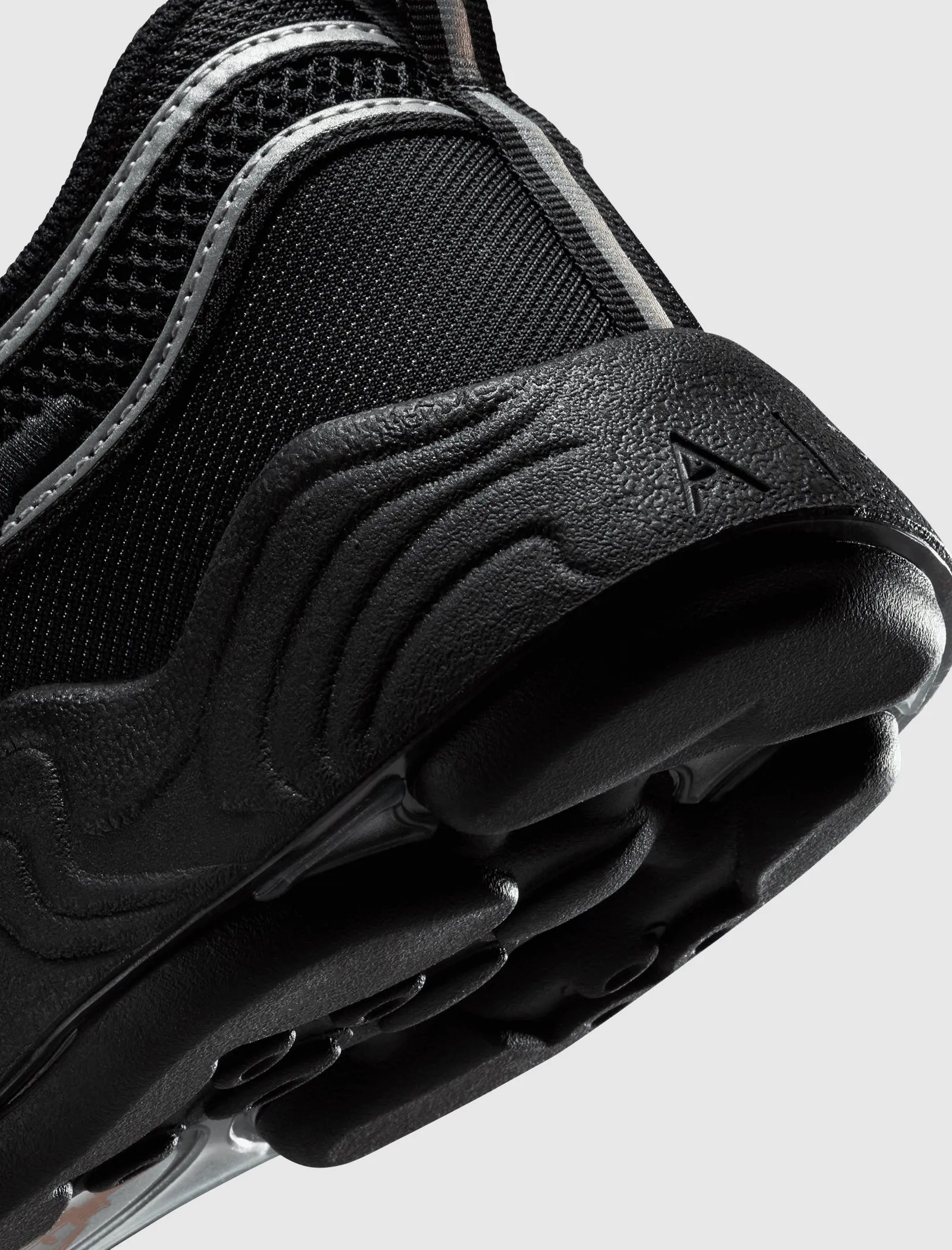 AIR ZOOM SPIRIDON "BLACK/METALLIC SILVER"