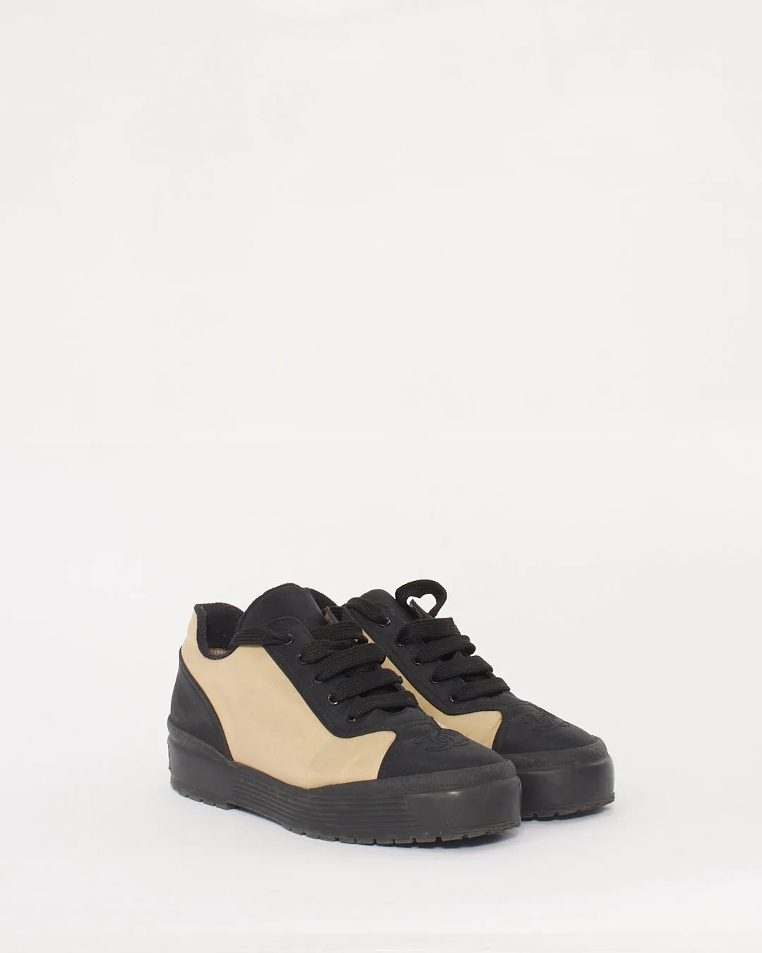 Chanel Beige and Black Nylon Low Top Sneakers With CC Logo - 37