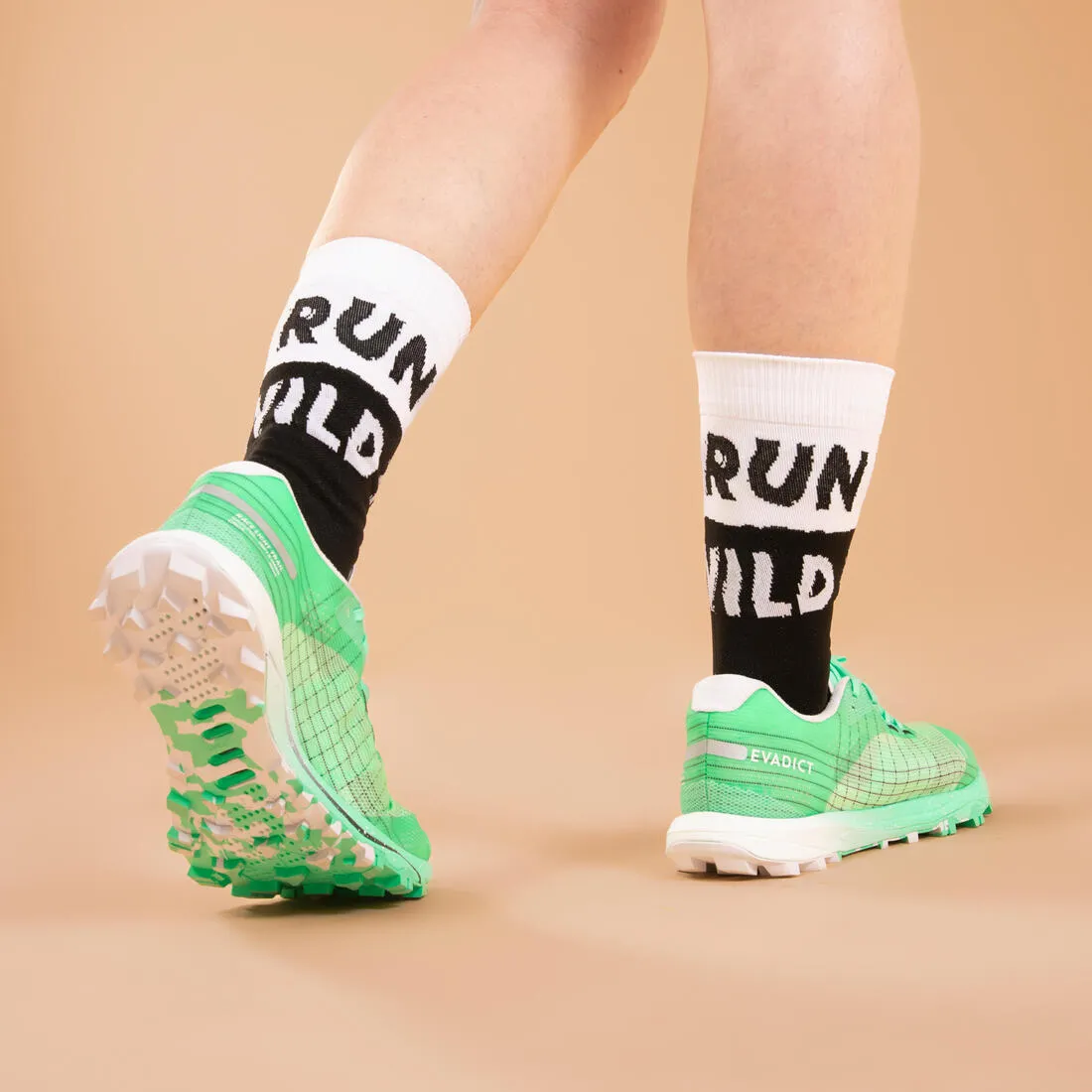 CHAUSSETTES DE RUNNING RUN900 EPAISSES MI-MOLLET