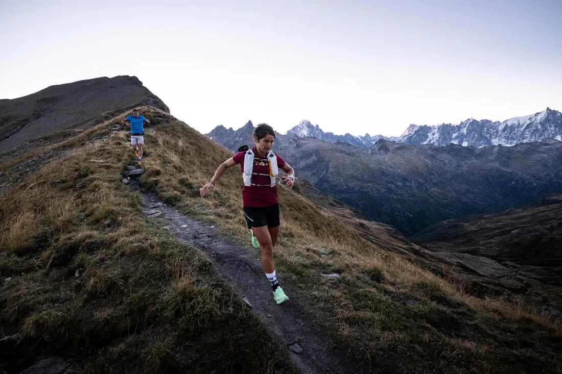 CHAUSSETTES DE RUNNING RUN900 EPAISSES MI-MOLLET
