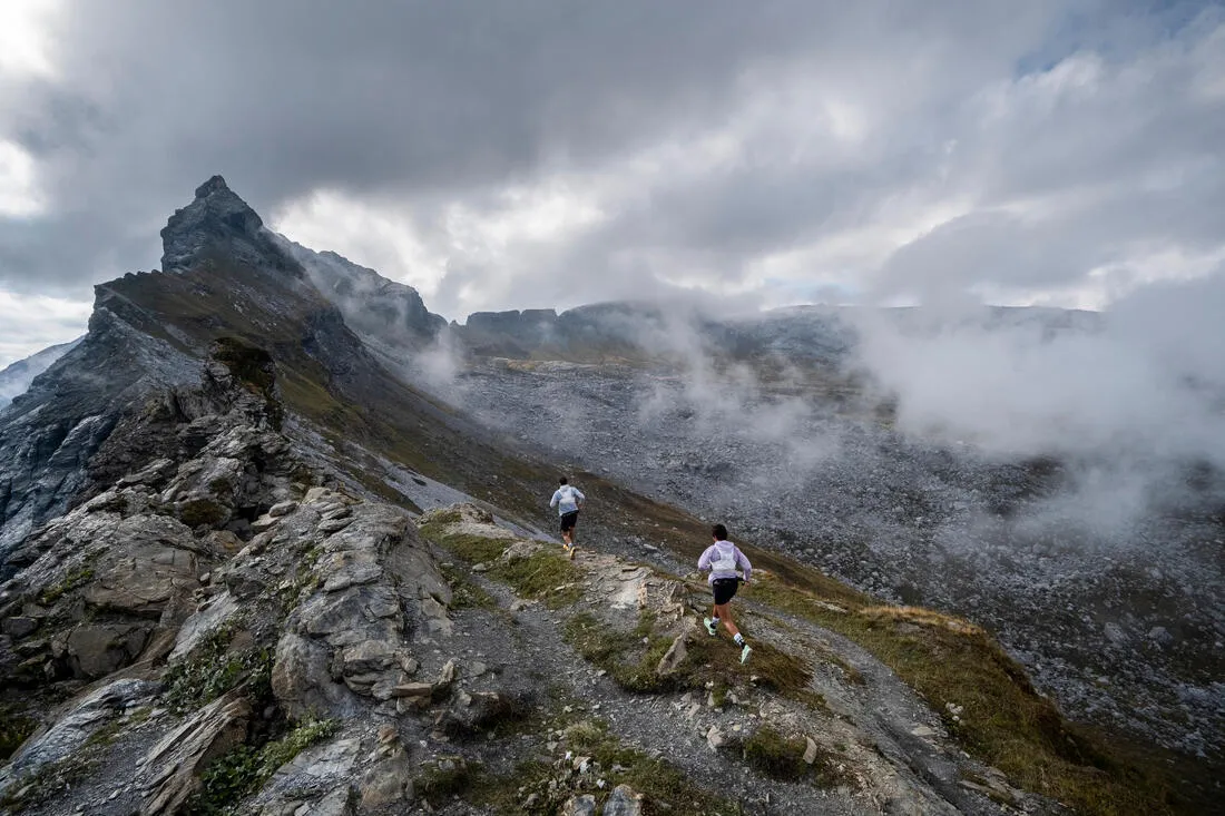CHAUSSETTES DE RUNNING RUN900 EPAISSES MI-MOLLET