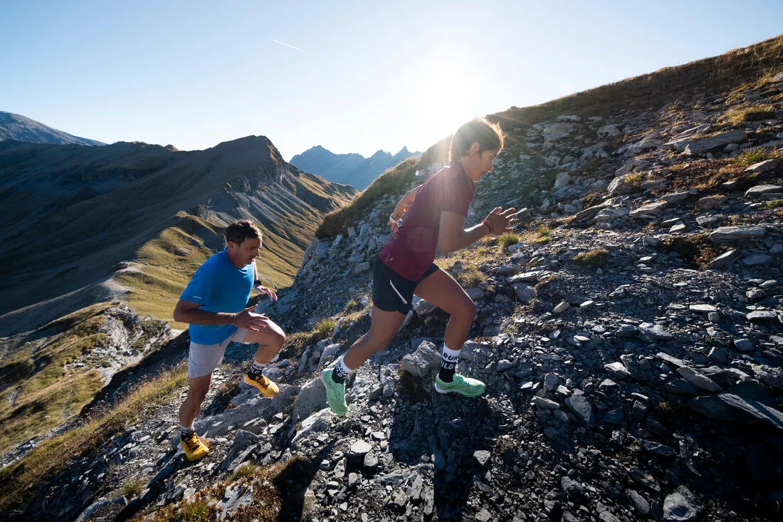 CHAUSSETTES DE RUNNING RUN900 EPAISSES MI-MOLLET