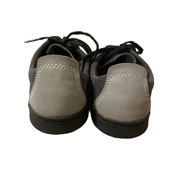 CLARKS NATE LACE REFLECTIVE SNEAKERS SIZE 2