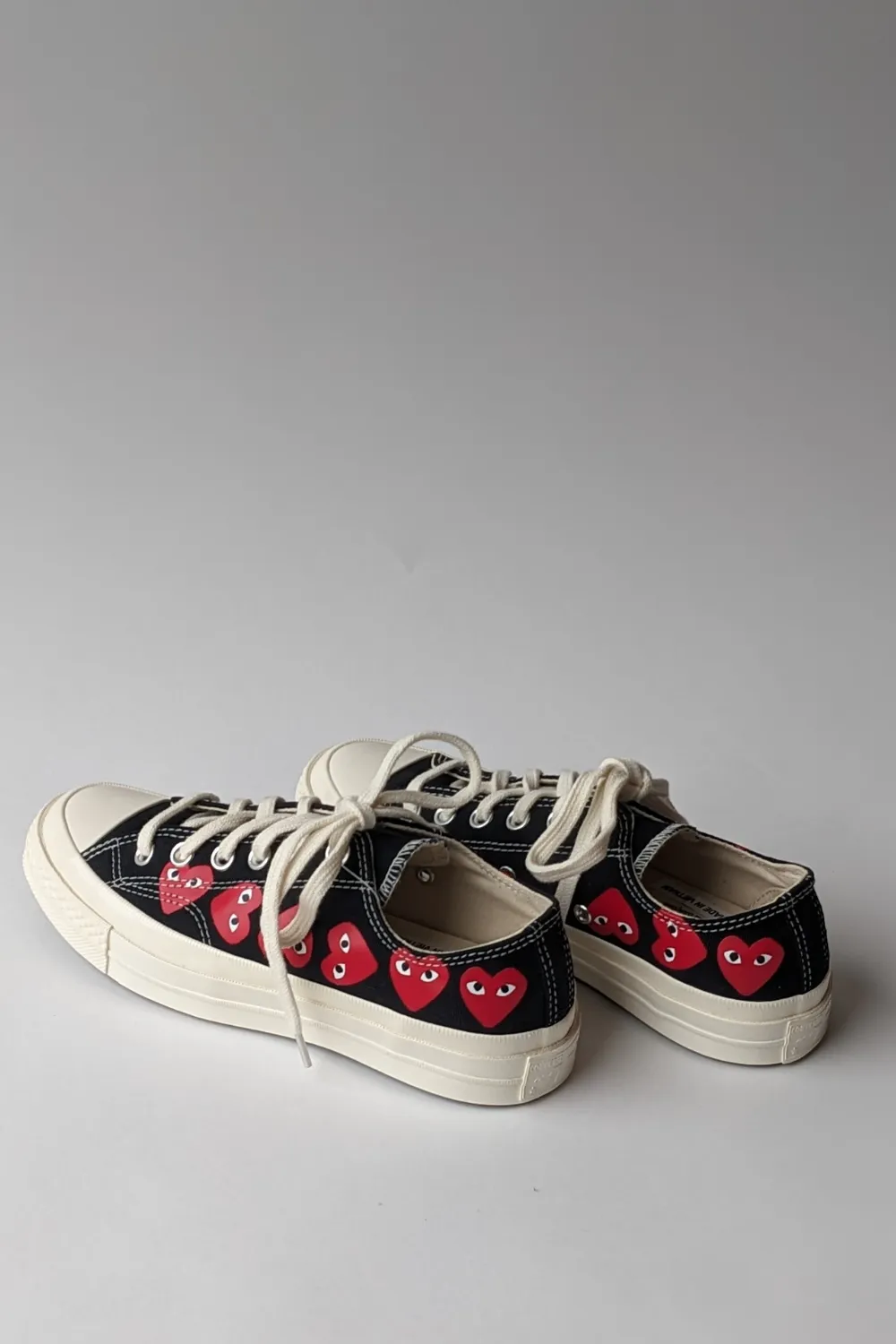 Comme des Garçons PLAY Multi Heart Converse Chuck Taylor Low Top