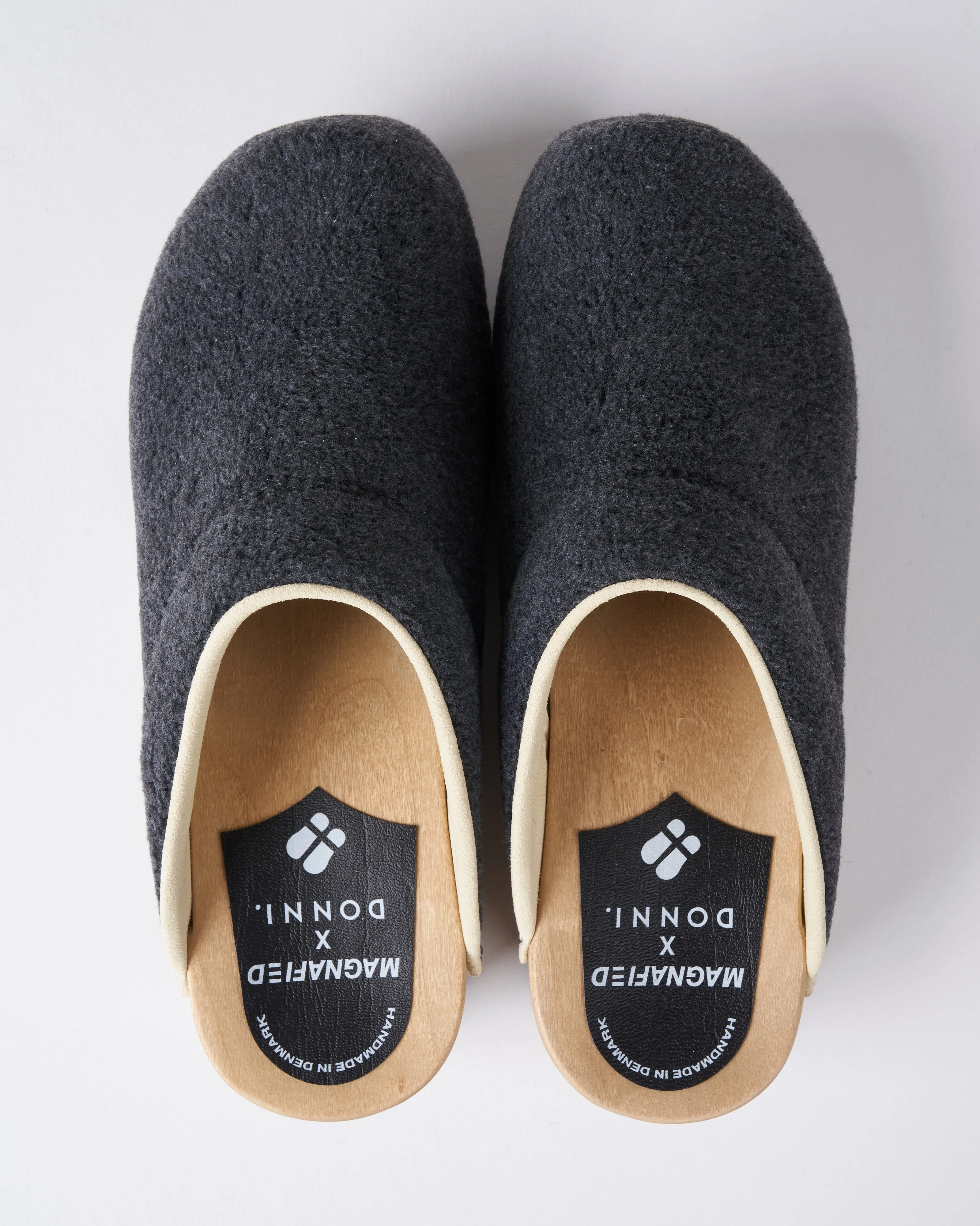 embla clog - charcoal sherpa
