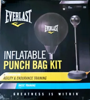 EVERLAST INFLATABEL PUNCH BAG KIT ON STAND