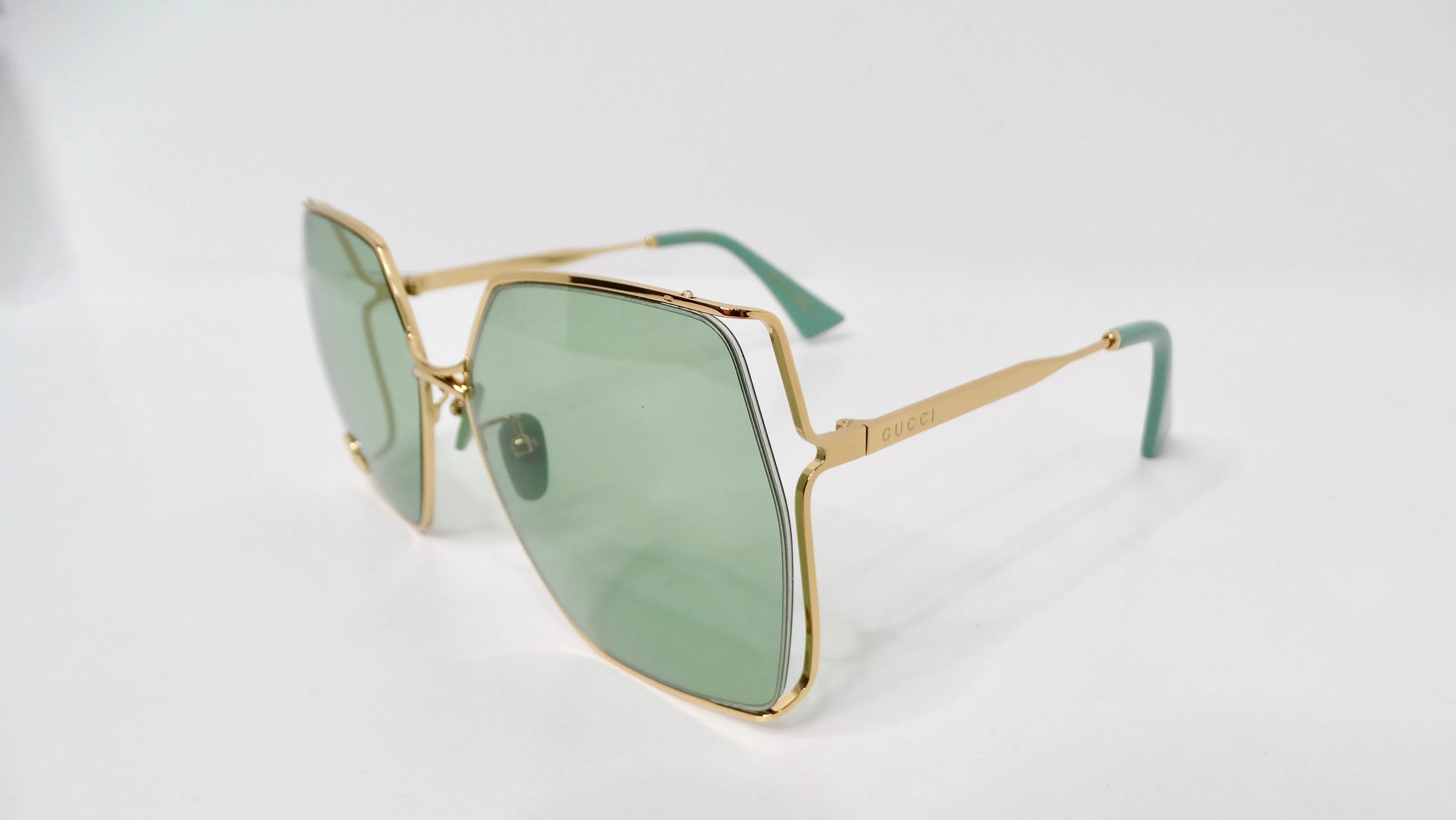 Gucci Oversized Green With Gold-Tone Metal Frame GG Logo Sunglasses