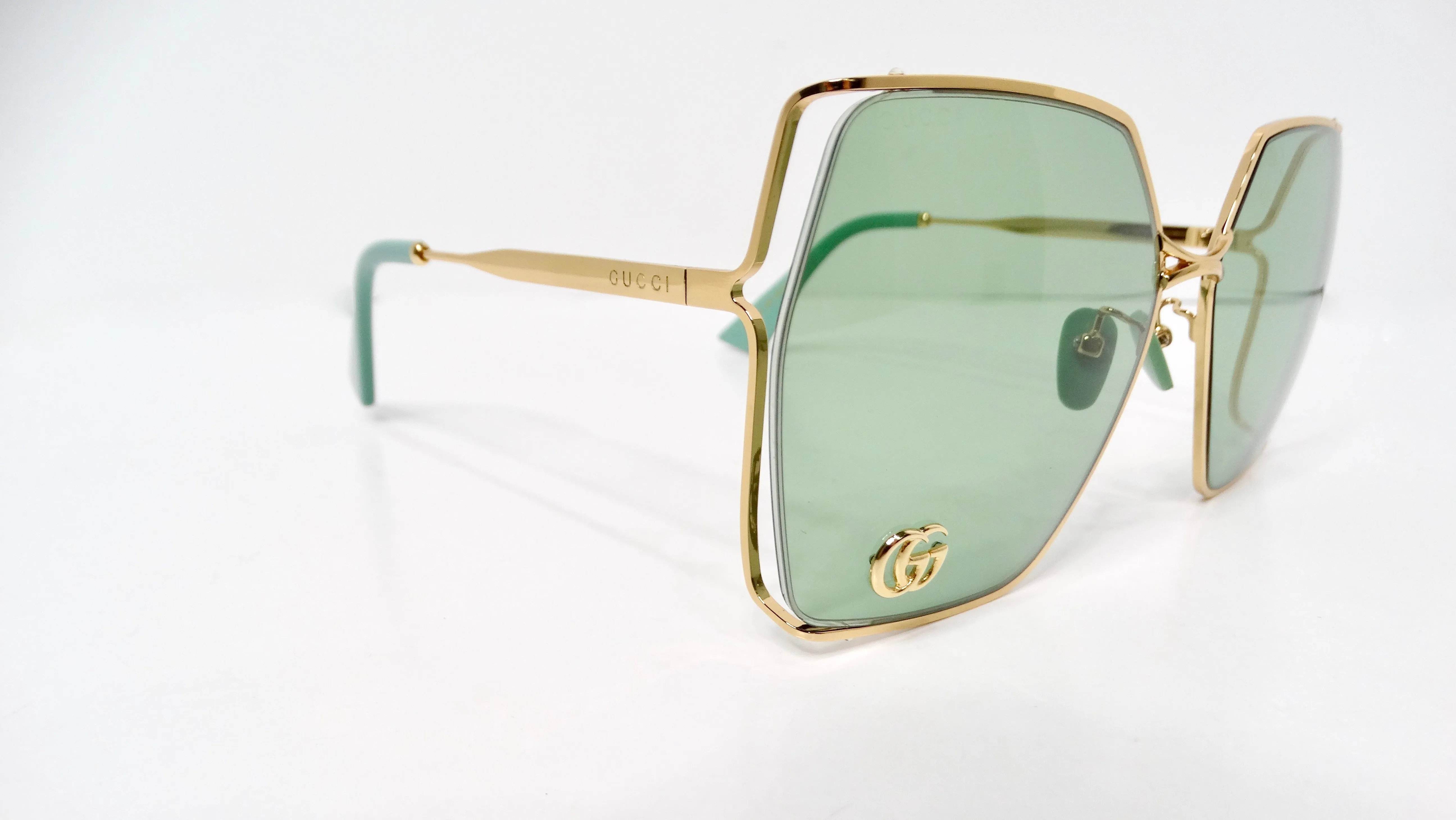 Gucci Oversized Green With Gold-Tone Metal Frame GG Logo Sunglasses