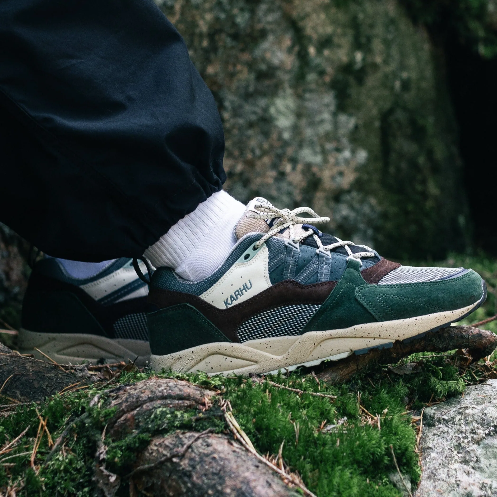 Karhu Moss Pack Fusion 2.0 - Dark Forest/Stormy Weather