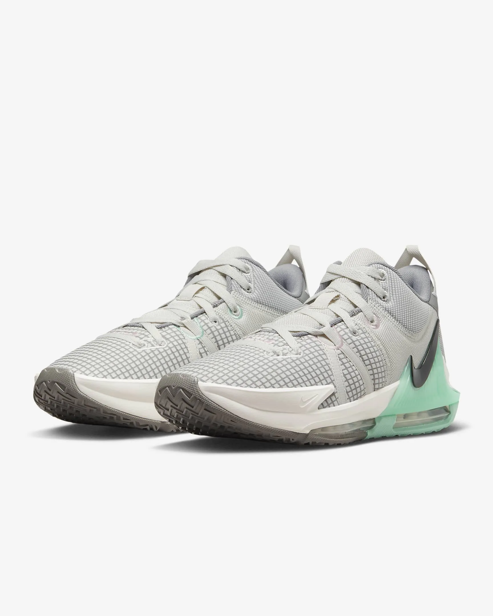 LeBron Witness 7