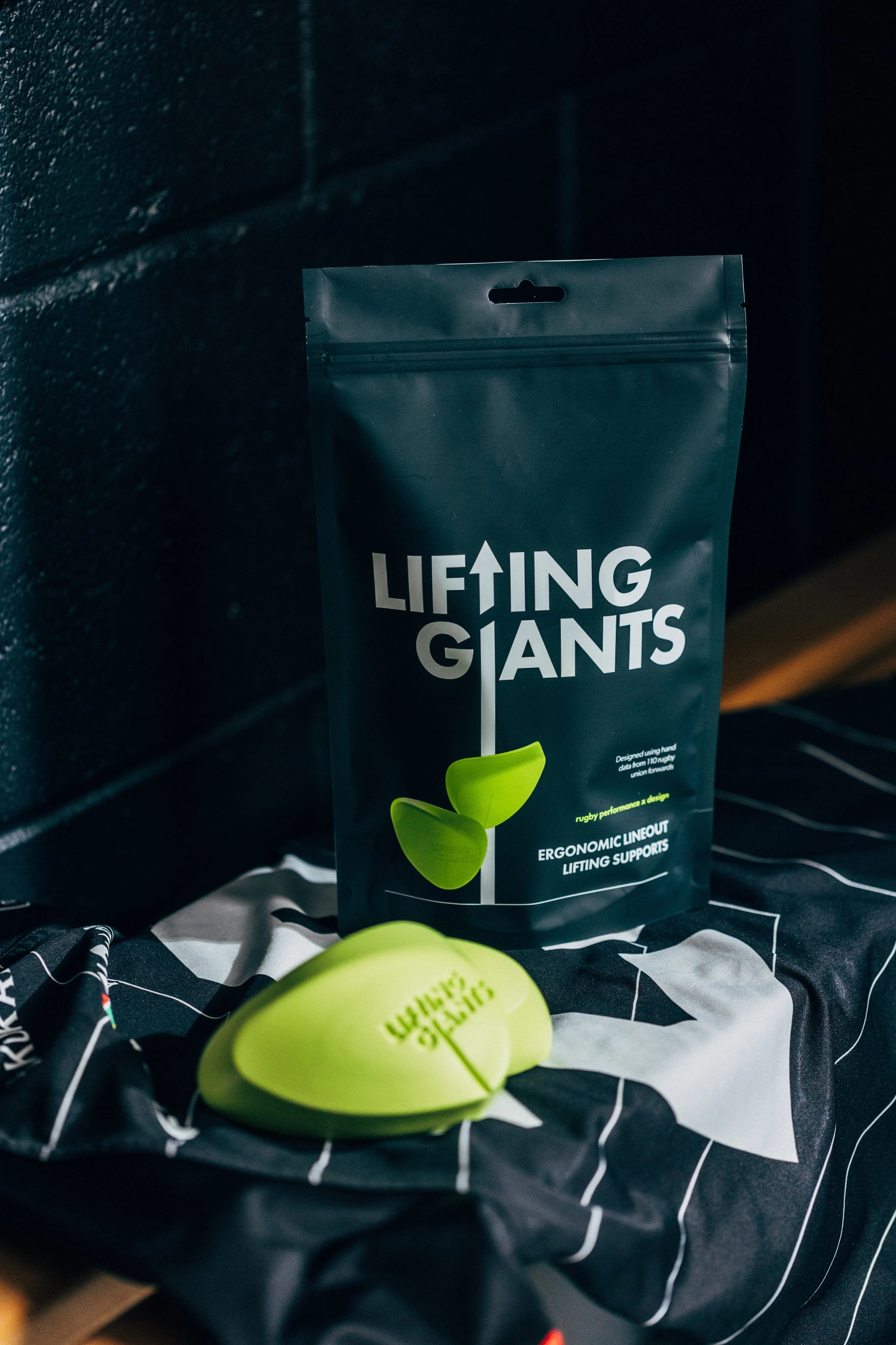 Lineout Lifting Supports by Lifting Giants