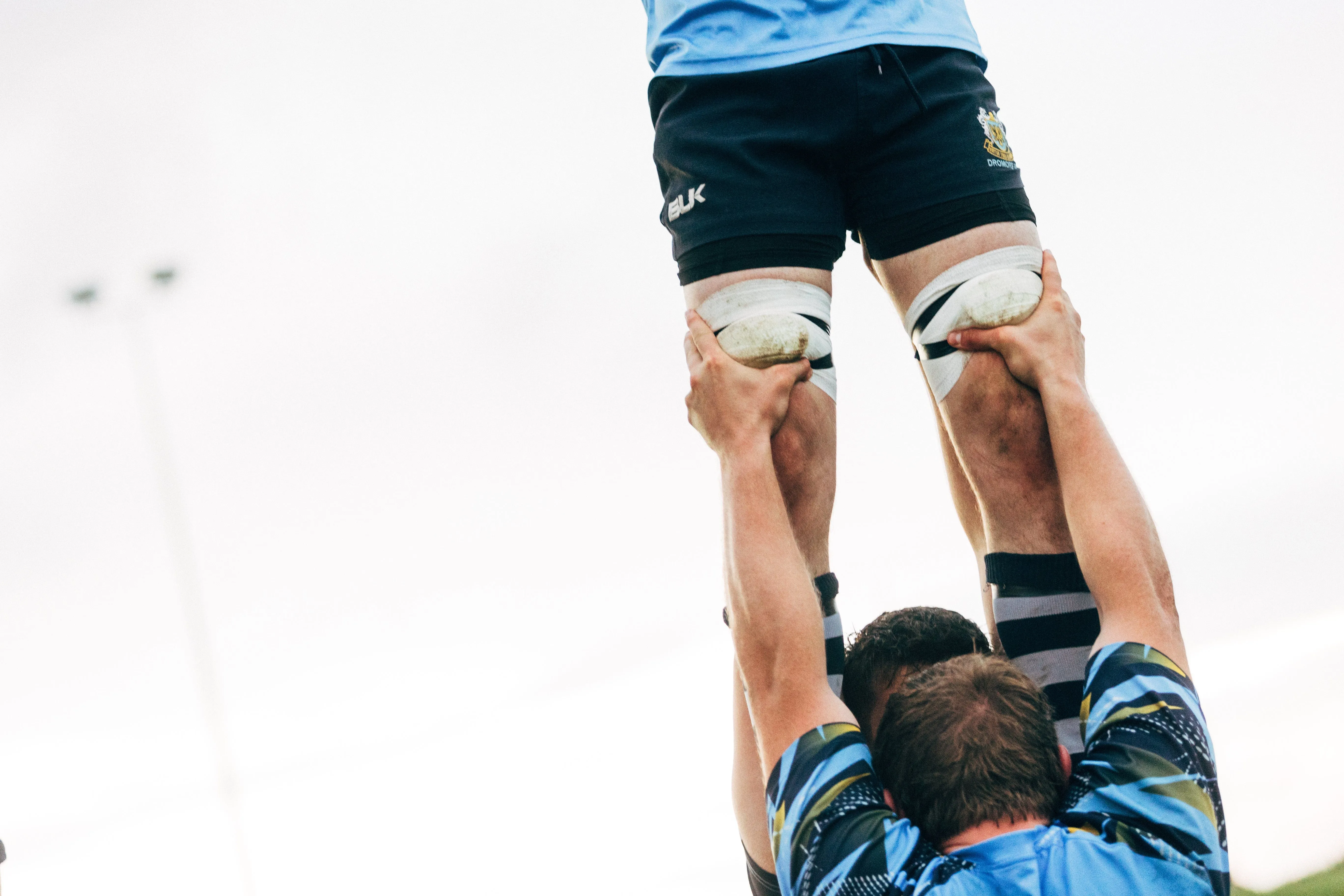 Lineout Lifting Supports by Lifting Giants