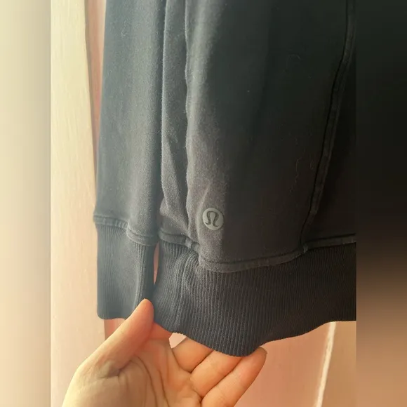Lululemon Women’s Black Scuba Crew Size 10