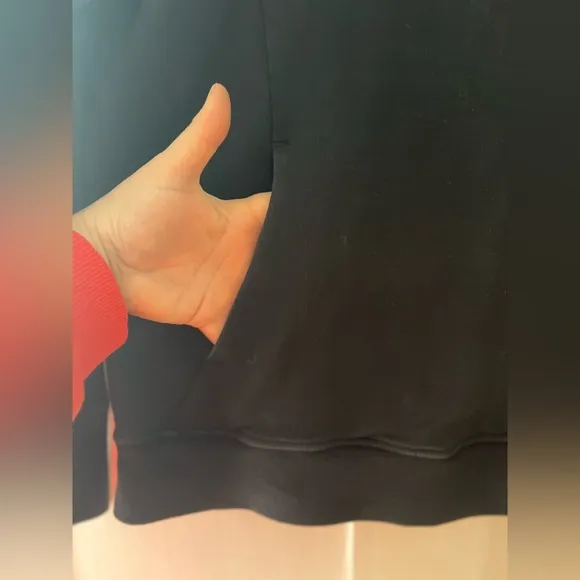 Lululemon Women’s Black Scuba Crew Size 10