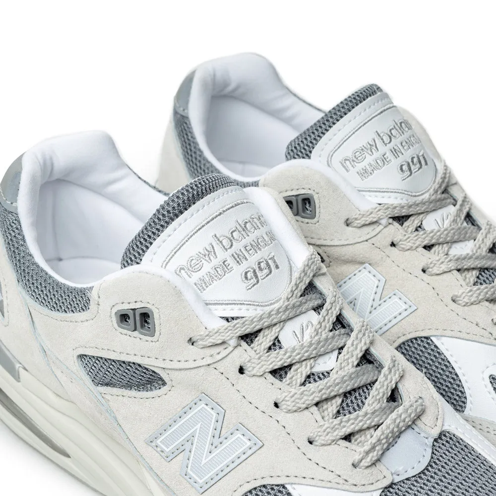 MADE in UK 991v2 | Cool Grey