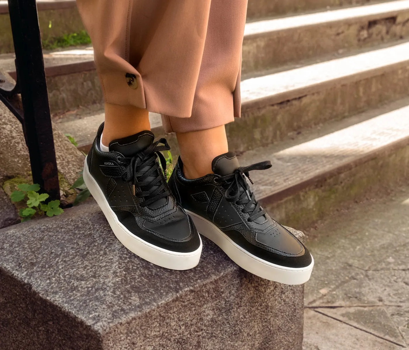 Mateo Unisex Biosourced & Recycled Low Sneakers | Black