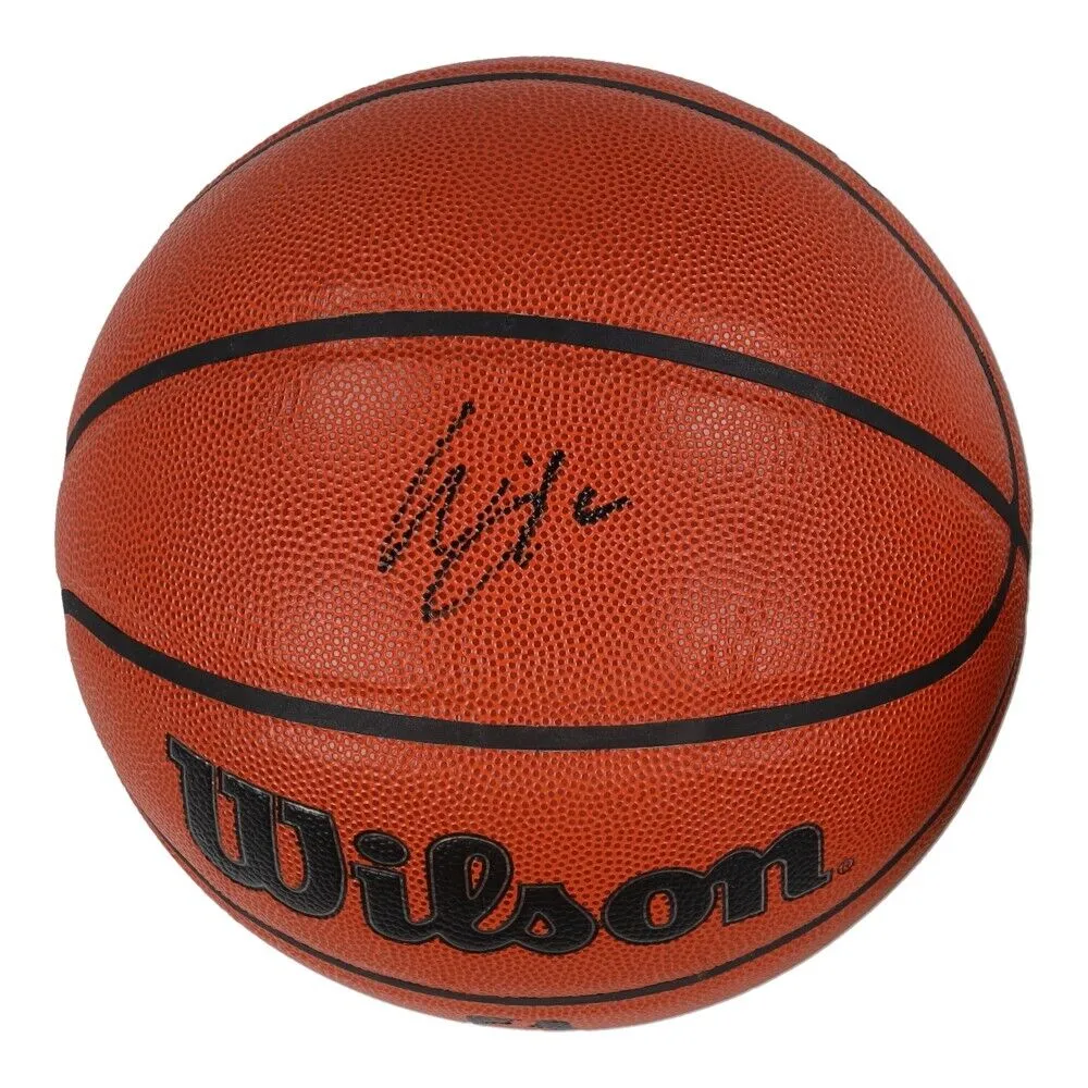 Mike Miller Signed Wilson Basketball (PSA COA) NBA Journeyman / Ex-Florida Gator