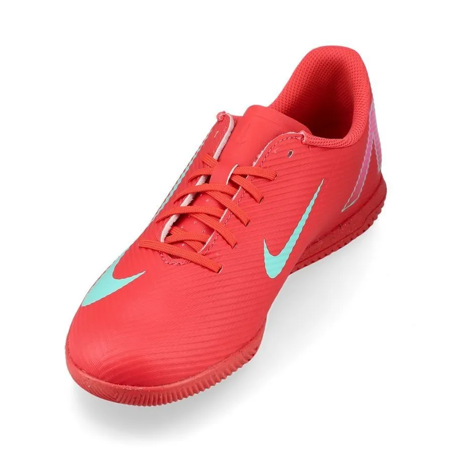 Nike Kids' Mercurial Vapor 16 Club Indoor Soccer Shoes
