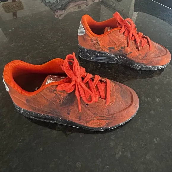 Nike Mars Landing Sneakers (Kids Size 2)