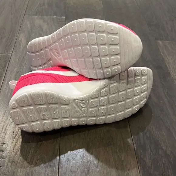 Nike Roshe One rosherun GS shoes sneakers new hyper pink 599729 609 Girls Youth