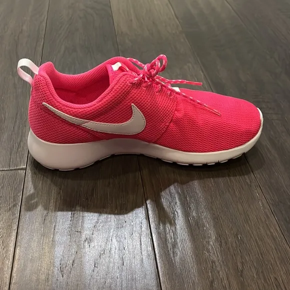 Nike Roshe One rosherun GS shoes sneakers new hyper pink 599729 609 Girls Youth