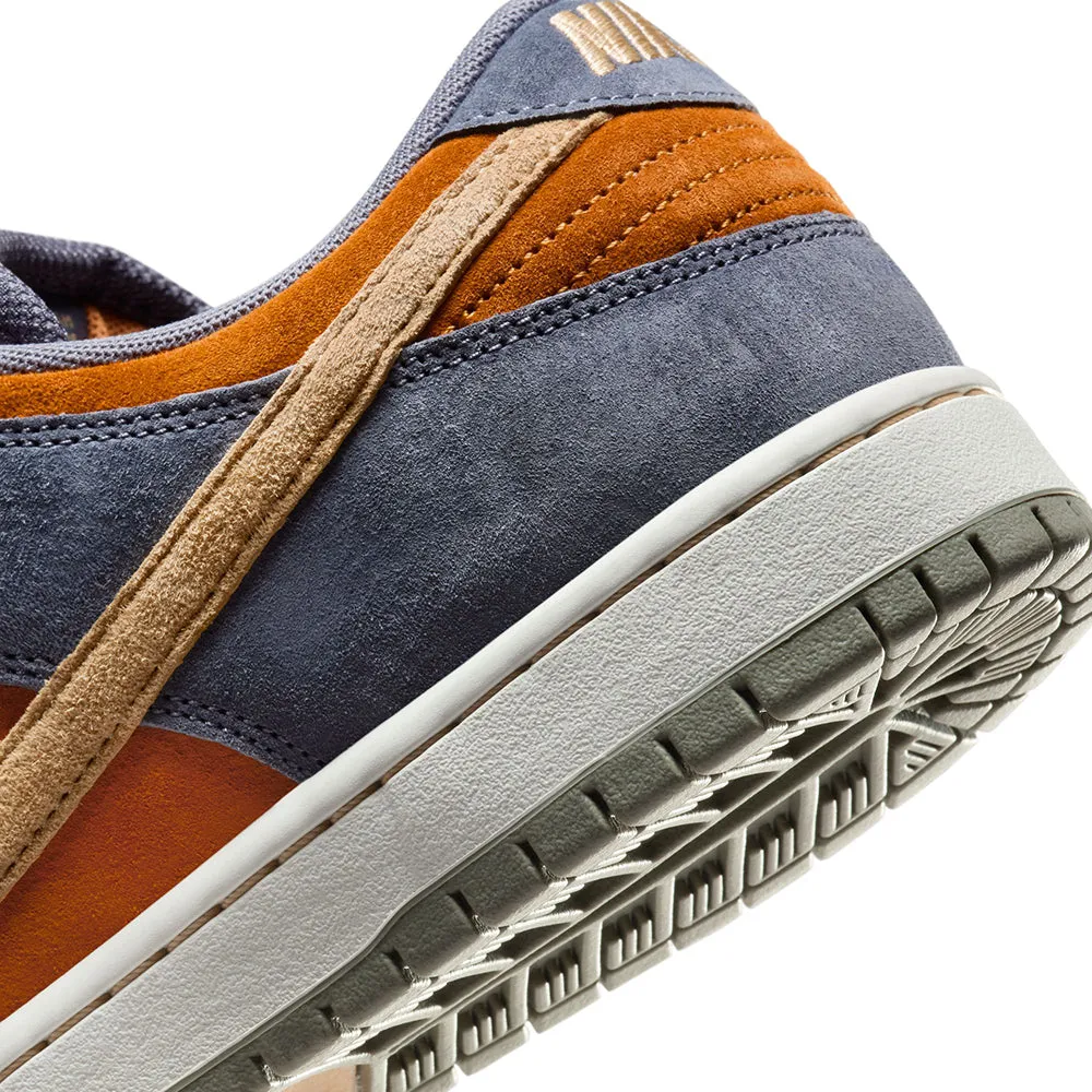 Nike SB Dunk Low Pro Shoes Light Carbon/Sesame-Monarch-Summit White
