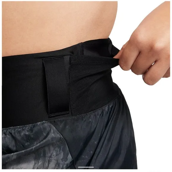 NWT Nike Trail Repel Mid-Rise Brief-Lined 3in Running Short - Women's