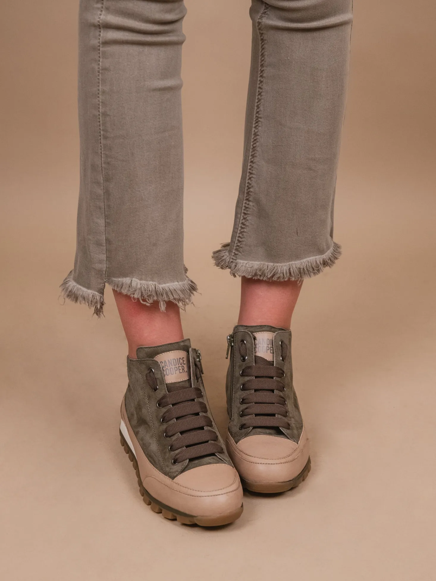 Sneaker JANIS MID in camoscio verde militare