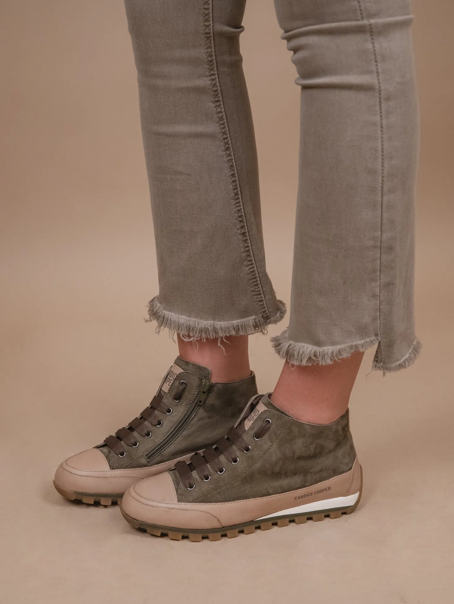 Sneaker JANIS MID in camoscio verde militare