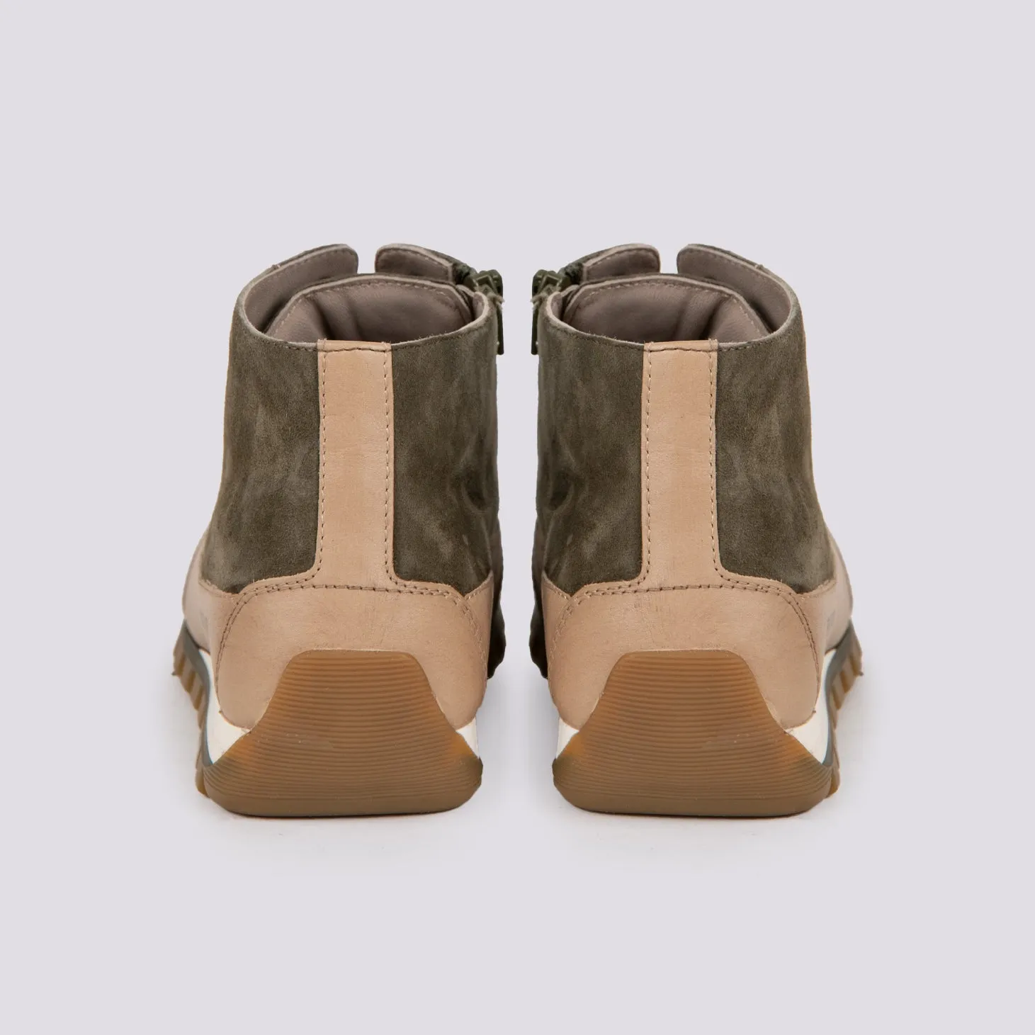 Sneaker JANIS MID in camoscio verde militare