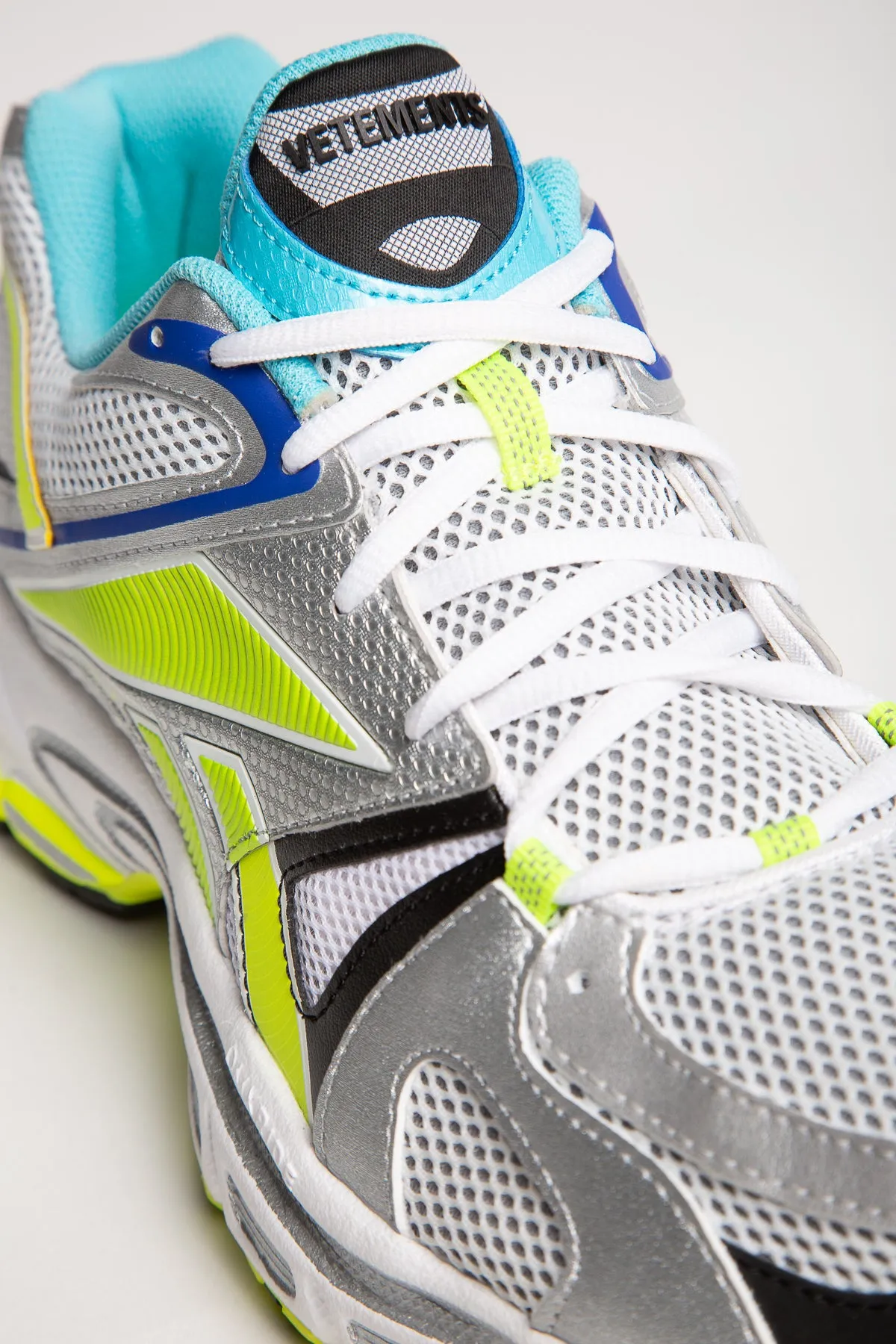 VETEMENTS | SPIKE RUNNER 200