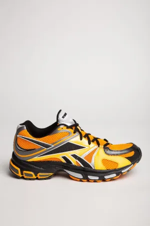 VETEMENTS | SPIKE RUNNER 200