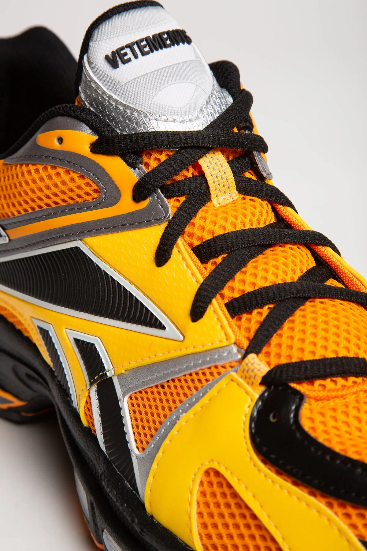 VETEMENTS | SPIKE RUNNER 200