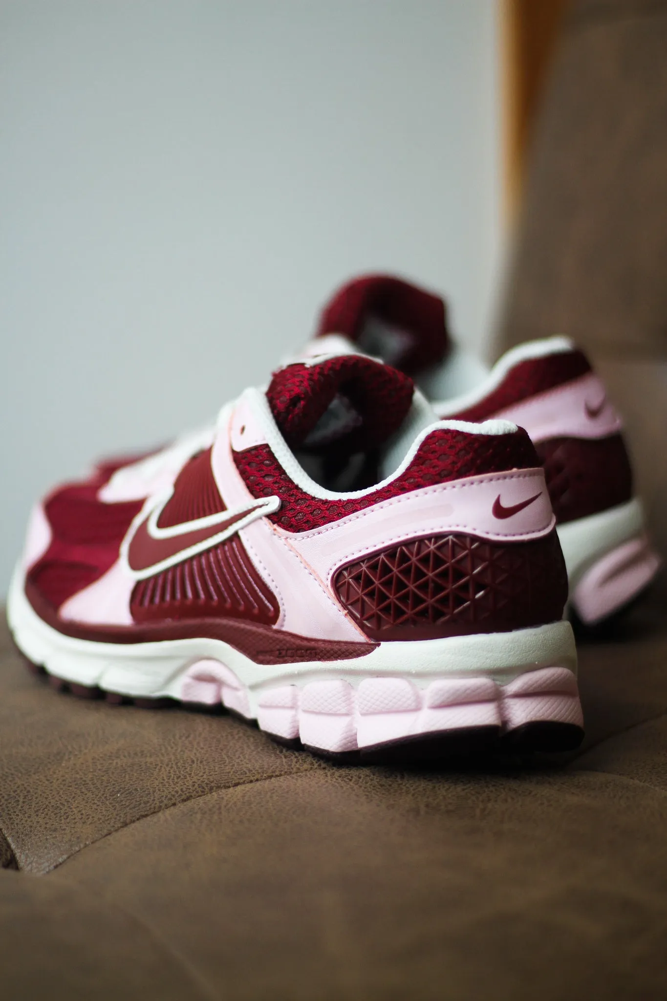 W VOMERO 5 "PINK FOAM"